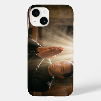 Coque Pour iPhone 14 Christian Man Praying with Holy Light iPhone Case