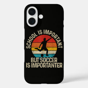 Coques iPhone 16 Citation drôle de football est plus important Reto