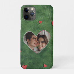 Case-Mate iPhone Case Coeurs rouges sur l'herbe verte