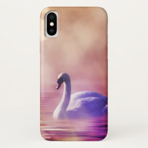 Case-Mate iPhone Case Cygne blanc flottant sur un lac brumeux