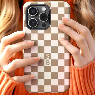 Coque Pour iPhone 15 Damier personnalisé blanc et mocha avec monogramme
