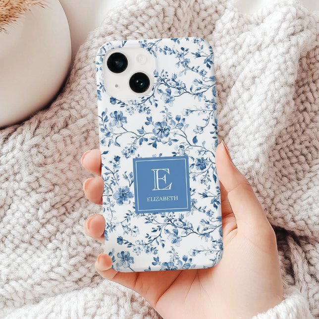Coques Case-Mate iPhone Elegant Blue French Toile Pattern Monogram Name (Elegant blue french toile pattern with monogram and name emblem. A classy, timeless vintage style. )