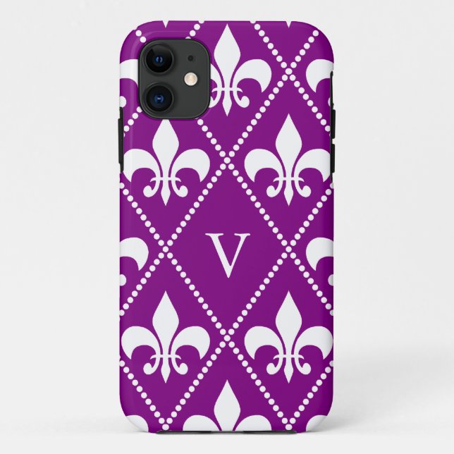 Coques Case-Mate iPhone Fleur de Lis violet profond avec monogramme (Dos)