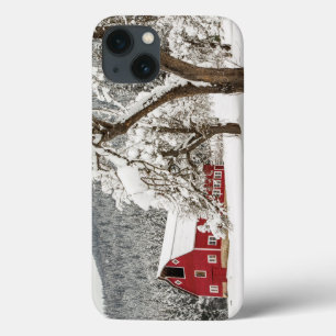 Coques Pour iPhone Fresh snow on red barn