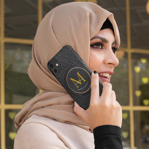 Coques iPhone 16 Pro Max Golden & Black Modern Script Bold Monogramme initi