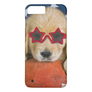Coque iPhone 8 Plus/7 Plus golden retriever sur le football