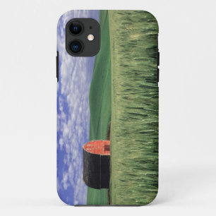 Case-Mate iPhone Case Grange rouge dans un champ de blé et d'orge à Whit