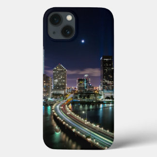 Etui iPhone 13 Horizon de ville de Miami avec le pont la nuit