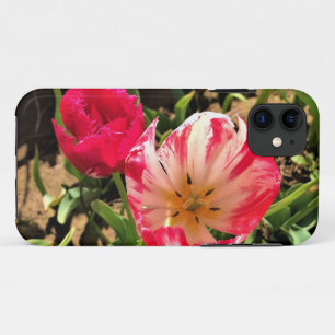 Case-Mate iPhone Case Inside a Pink et White Tulip