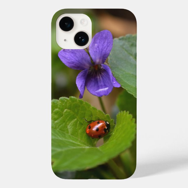 Coques Case-Mate iPhone Ladybug sur les fleurs de violet doux (Verso)