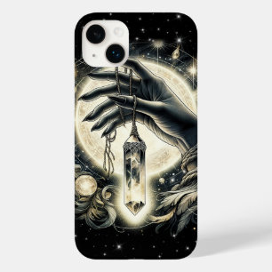 Coque Pour iPhone 14 Plus Main tenant un cristal sous la lumière de la lune