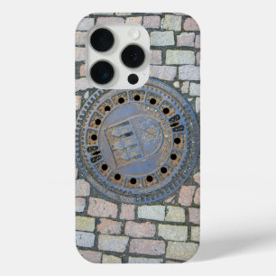 Coque iPhone 15 Pro Manhole Cover, Château de Prague, République tchèq