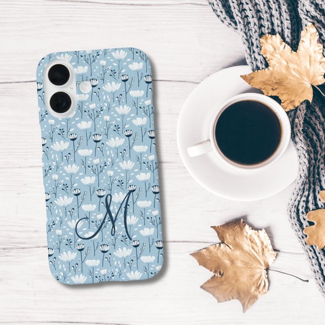 Coques Case-Mate iPhone Monogramme Initial Boho Bleu Blanc Floral Tendance (Blue white floral boho Monogram Initial iPhone case for her)