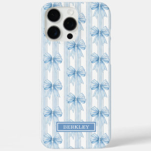 Coques iPhone 16 Pro Max Nœuds Coquettes Bleus sur Monogramme à Rayures