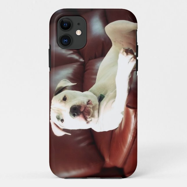 Coques Case-Mate iPhone pitbull blanc drôle sur le canapé (Dos)