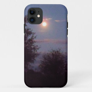 Coque iPhone 11 pleine lune de loup se levant