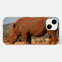 Rhino avec boue sur la peau photo