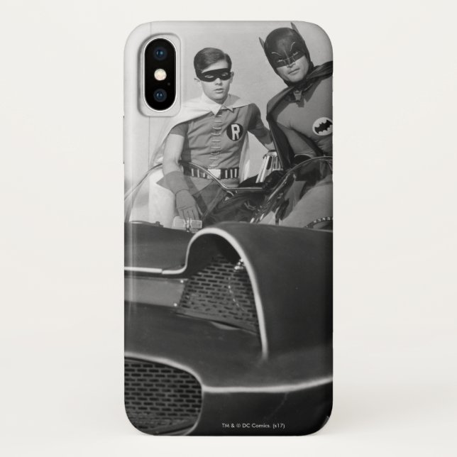 Coques Case-Mate iPhone Robin et Batman debout dans Batmobile (Dos)