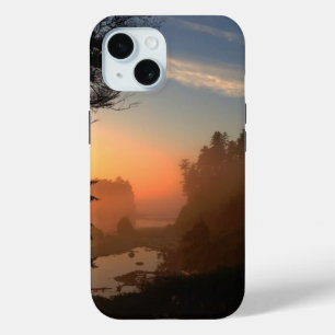 Coque Pour iPhone 15 Ruby Beach À Travers Les Arbres