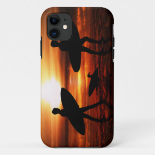 Coque iPhone 11 Surfeurs de coucher de soleil