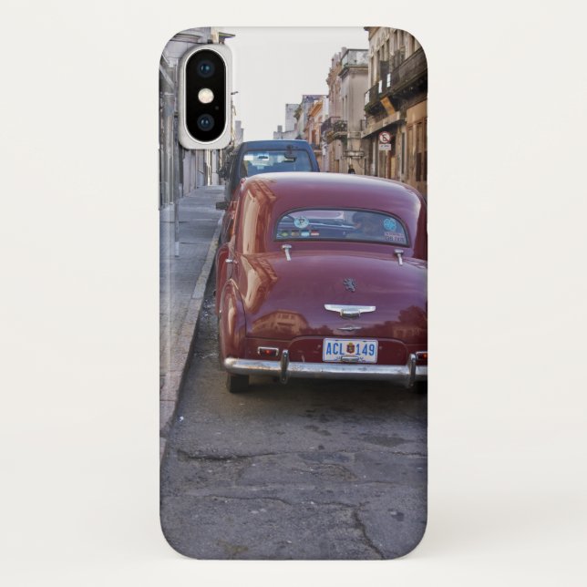 Coques Case-Mate iPhone Une vieille voiture rouge classique de Peugeot a (Dos)