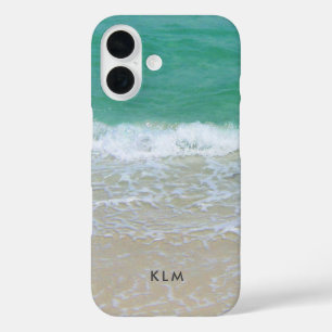 Coques iPhone 16 Vagues de plage côtière sur le monogramme de sable
