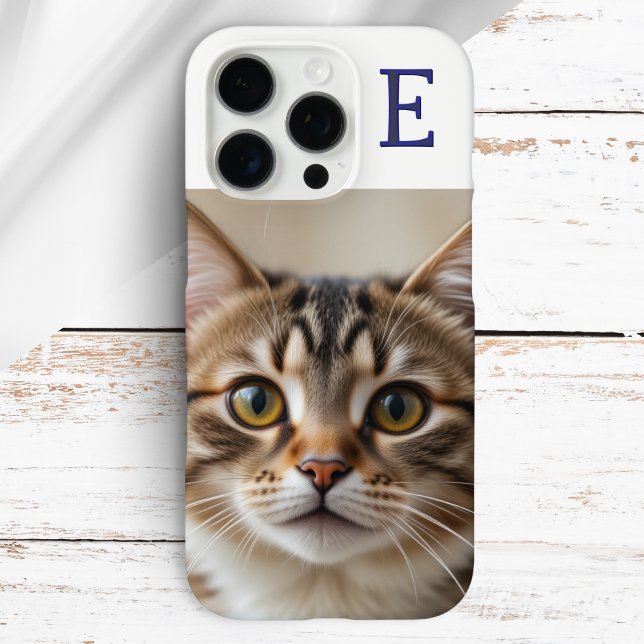 Coques Case-Mate iPhone Votre Chat Photo Stylish Monogrammed (A monogrammed phone case to personalize with a favorite photo of your pet cat)