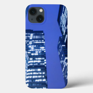 iPhone 13 Case Vue ascendante Defocused des fenêtres d'immeuble