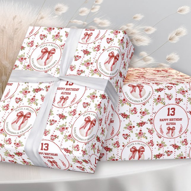 Coquette Baseball Red Modern Girl Geschenkpapier (Coquette Baseball Red Bow Floral Modern Birthday Wrapping Paper)