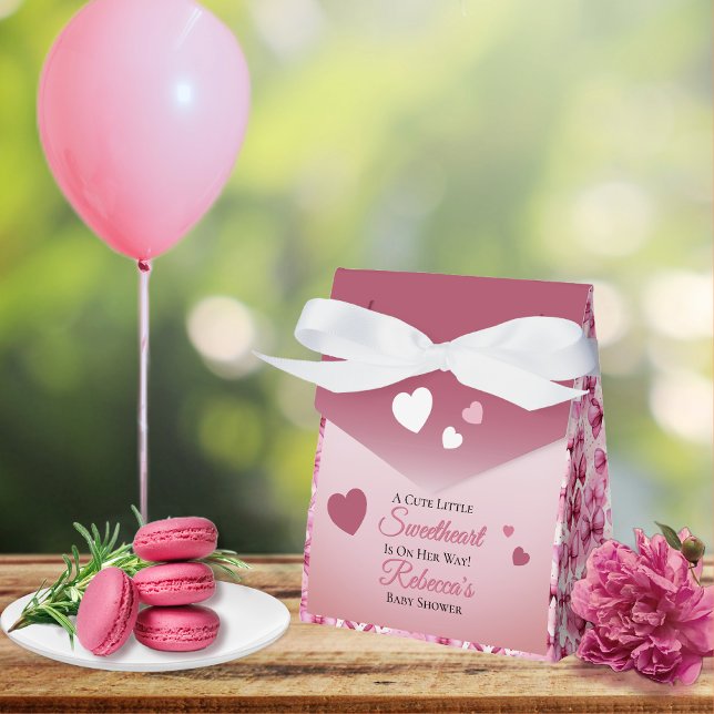 Coquette beugt ein kleines Sweetheart Baby Dusche Geschenkschachtel (Coquette Bows "A Cute Little Sweetheart Is On Her Way!" Favor Boxes)