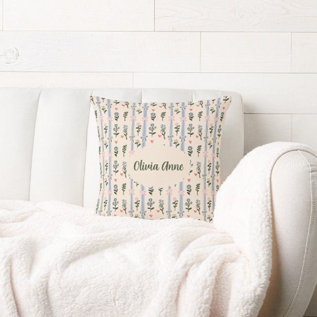 Coquette Botanical Pink Bow Custom Name Nursery Kissen (Von Creator hochgeladen)