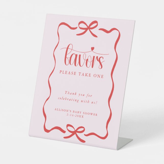 Coquette bow heart pink red baby shower favors sockelschild (Vorderseite)