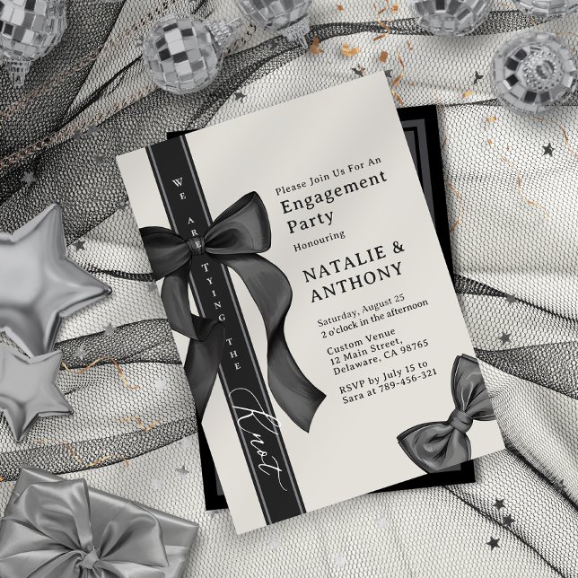Coquette Bow Krawatte wir binden Knoten Verlobung Einladung (Coquette Bow Tie We Are Tying The Knot Engagement Invitation)