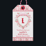 Coquette Cherry Monogam Brautparty Geschenkanhänger<br><div class="desc">Das Coquette Kirsche Monogramm Wappen gibt diesem Brautparty Serviette einen lustigen, trendigen Look, dass jede Braut zu werden Liebe. Es gibt eine koordinierende Kirschstruktur. Die Farben sind rosa und rot. Wenn Sie Fragen haben oder Hilfe bei der Anpassung dieser Serviette benötigen, wenden Sie sich bitte an uns. Ich helfe gerne....</div>