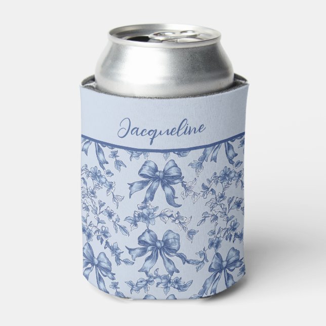 Coquette French Blue Toile Bride Bachelorette Dosenkühler (Kanne Vorderseite)