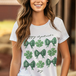 Coquette-Kleiderbügel und grüne Bögen mit weißen P T-Shirt