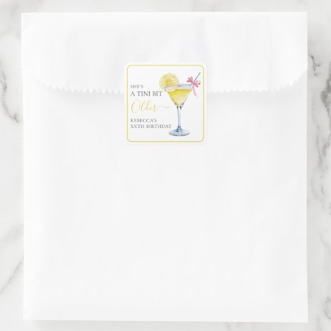 Coquette Lemon Cocktail A Tini Bit Older Birthday Quadratischer Aufkleber (Tasche)