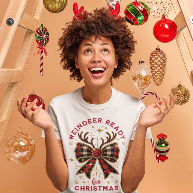 Coquette Weihnachts Kariert Reindeer Ready Bow Tri-Blend Shirt (Von Creator hochgeladen)