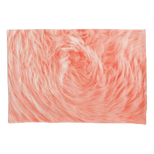 Coral Fluffy Fur: Trend 2019. Kissenbezug