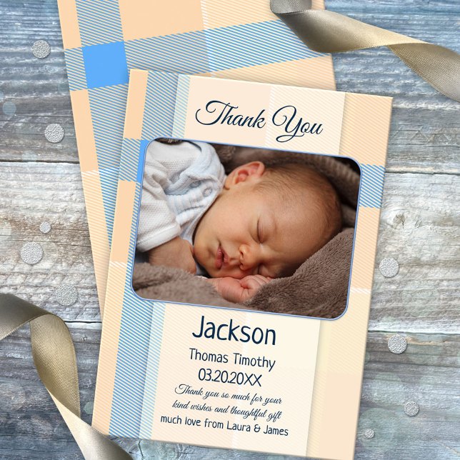 Coral Pastel Kariert Baby Foto Danke Karte (Gender neutral baby Thank You card with a photo of your own baby on a pastel blue and peach plaid)