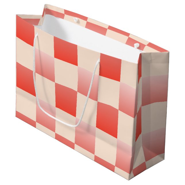 Coral Peach Gradient Checked Große Geschenktüte (Vorderseite Schrägansicht)