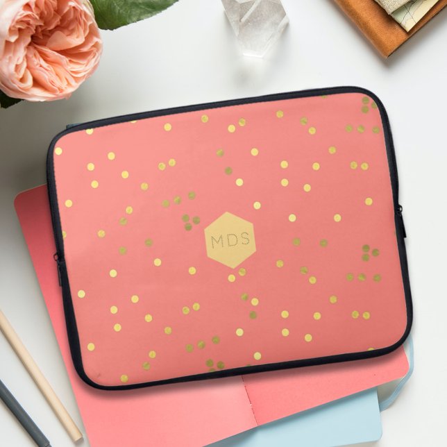 Coral Pink Gold Foil Confetti Sprinkles Monogramm Laptopschutzhülle (Von Creator hochgeladen)