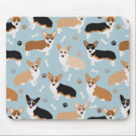 Corgi Dog Paws and Bones Mousepad<br><div class="desc">Niedliche Corgi-Hunde mit Brauntönen,  roten und tri-Mantel-Farben mit Pfotenabzügen und Hundeknochenmuster.</div>