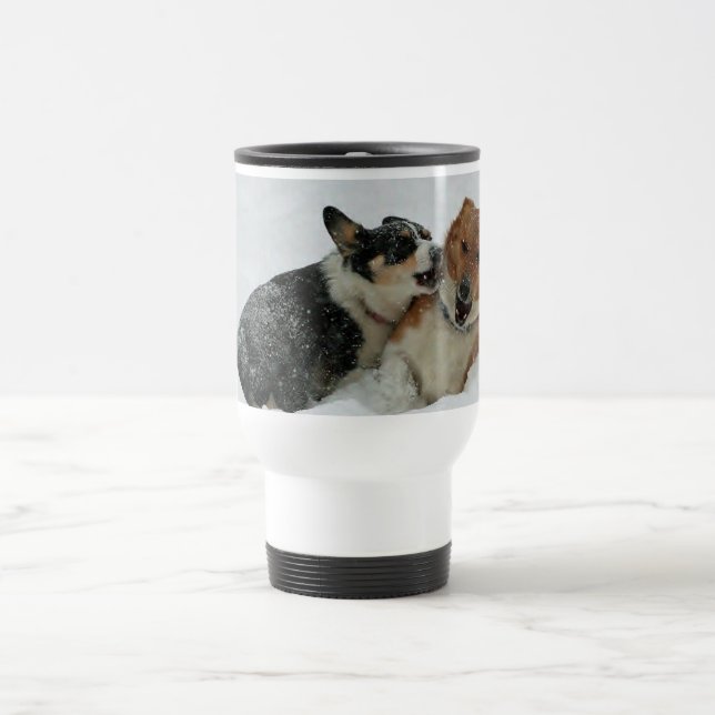 Corgis am Spiel Reisebecher (Mittel)