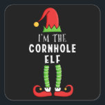 Cornhole Elf Christmas Matching Familiengeschenk Quadratischer Aufkleber<br><div class="desc">Niedliches und lustiges Cornhole Elf Weihnachtsgeschenk Party Design. Ideale Gruppenfamilie passend Pajama Bean Toss & Baggo Geschenke für die Weihnachtsfeiertage. Feierliches Geschenk für Mama,  Papa,  Kinder,  Jungs und Mädchen.</div>