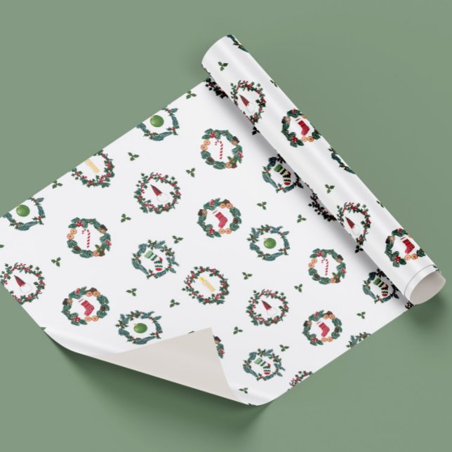 Coronas de navidad con adornos para envolver. geschenkpapier (Gift wrapping paper with hand drawn and digitally painted Christmas wreaths. Classic and cozy.)