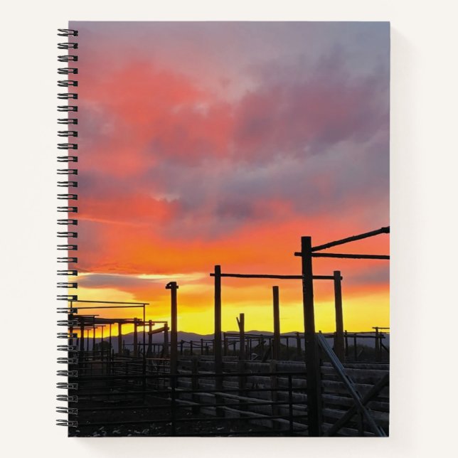 Corral at Sunset Spiral Notebook Notizbuch (Vorderseite)