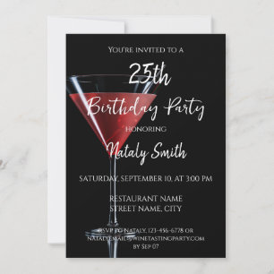 Cosmopolitischer Cocktail mit Kirsche auf schwarz Einladung