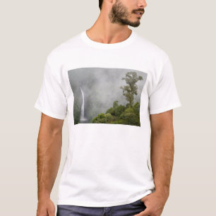Costa Rica, Nebelwald in den Bergen in der Nähe v T-Shirt