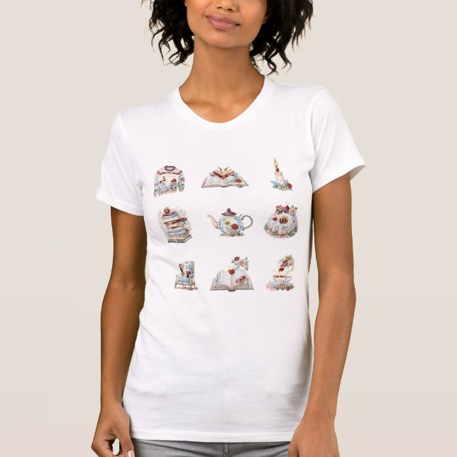 Cosy Books Niedlich Teekessel Candle Bookstack Swe T-Shirt (Vorderseite)